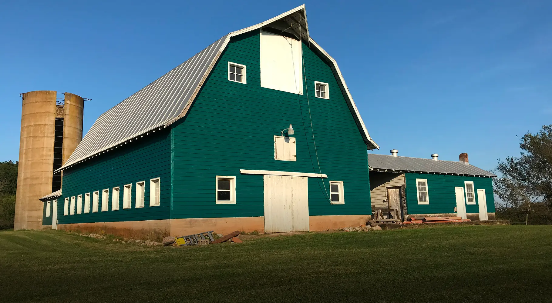 Commercial exterior painting